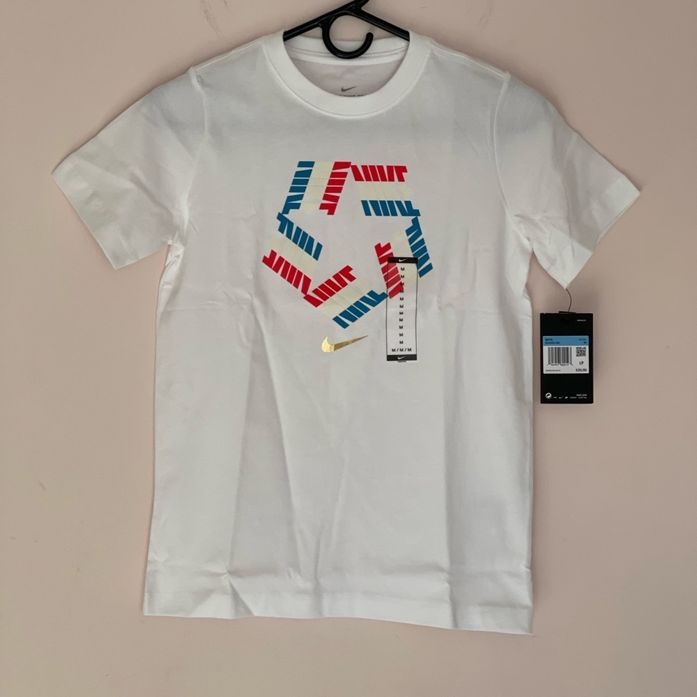 Nike Tee Boys size Medium